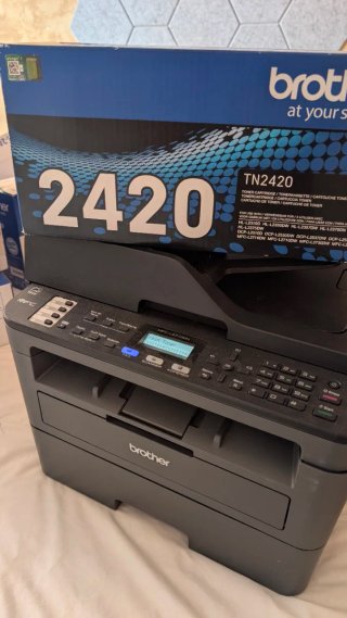 Impresora Brother MFC-L2710DN + Tóner Nuevo