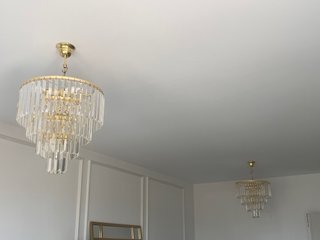 Lámpara de cristal dorada