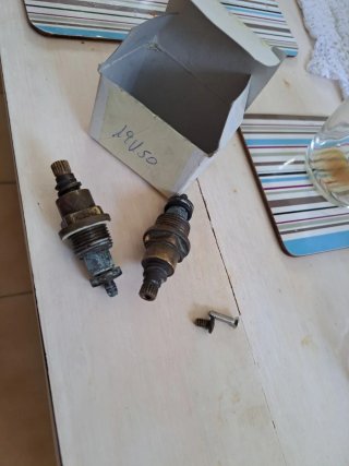 2 Cartuchos de grifo antiguos
