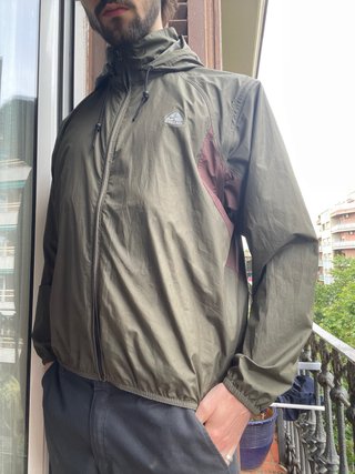 Chaqueta Nike ACG Rompevientos Khaki