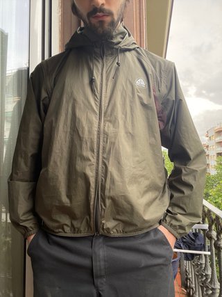Chaqueta Nike ACG Rompevientos Khaki