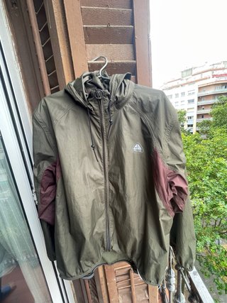 Chaqueta Nike ACG Rompevientos Khaki