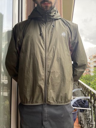 Chaqueta Nike ACG Rompevientos Khaki