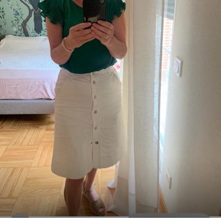 Conjunto falda blanca y camiseta amarilla