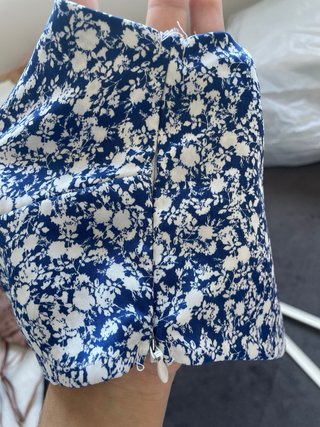 Top Zara floral azul y blanco