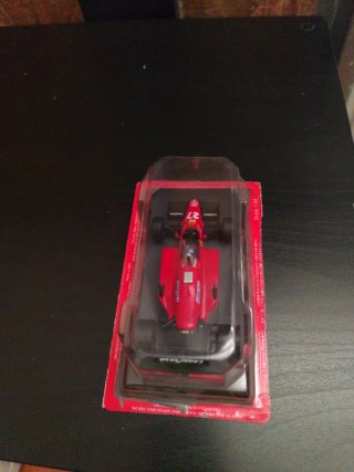 Coche de escala 1/43 Ferrari 156-85