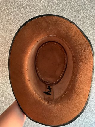 Sombrero de cuero marrón