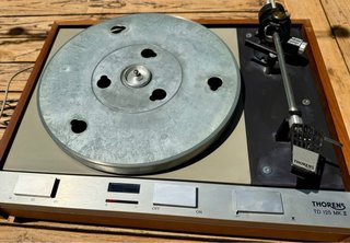Tocadiscos Thorens TD 125 MKII (da restaurare)