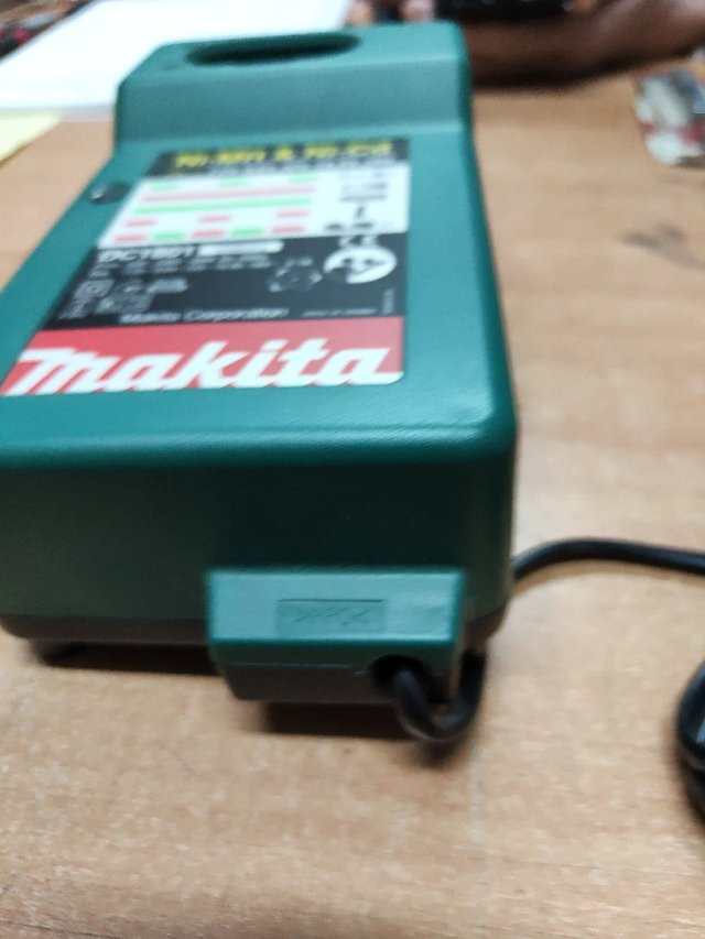 Cargador Makita DC1801 Original Ni-MH & Ni-Cd