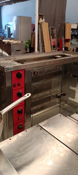 Asador de pollos profesional