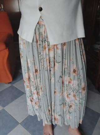 Falda H&M floral plisada