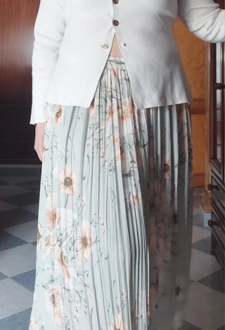 Falda H&M floral plisada