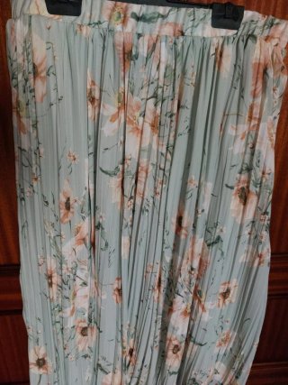 Falda H&M floral plisada