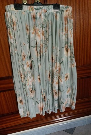Falda H&M floral plisada