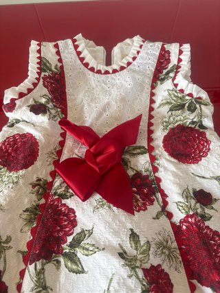 Vestido niña flores rojas y encaje Bea Cadillac