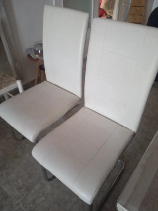Set di 2 sedie bianche moderne