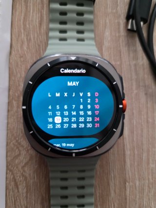 Samsung Galaxy Watch Ultra con caja y 4 correas
