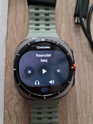 Samsung Galaxy Watch Ultra con caja y 4 correas