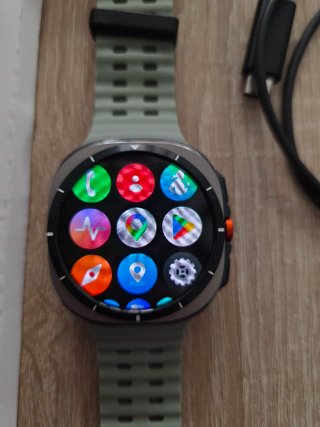 Samsung Galaxy Watch Ultra con caja y 4 correas