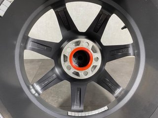 Llantas Volvo Land Rover 18"