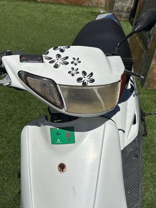 Yamaha Jog Scooter Blanca
