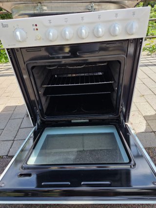 Horno con placa vitrocerámica Teka