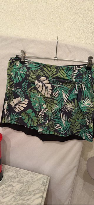 Vendo mucha ropa de talla 38 y 40 es ropa nueva y.