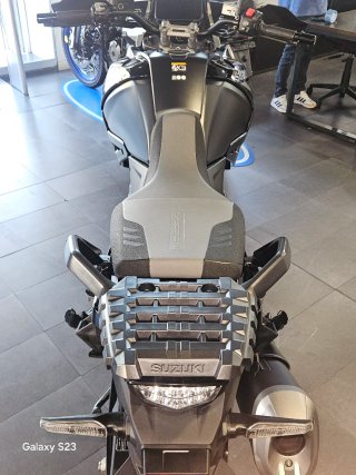 SUZUKI V-STROM 1050 TECH 2025 REESTRENO