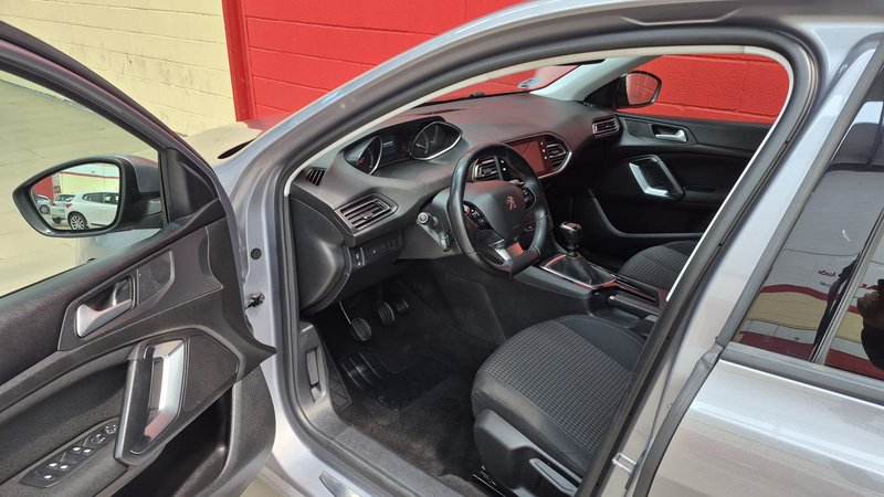 Peugeot 308 2021, foto 13