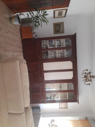 Vitrina de salón madera y cristal biselado