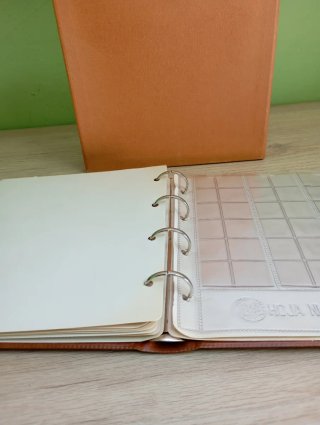 Álbum de Monedas Marrón con Caja Protectora