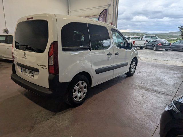 Peugeot Partner 2011