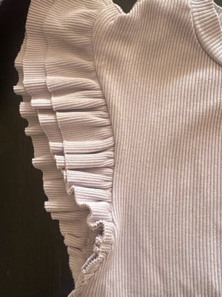 Camiseta Zara volantes rosa Talla S
