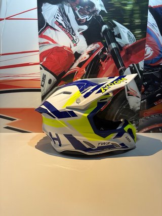 Casco moto M cross airoh twist 3