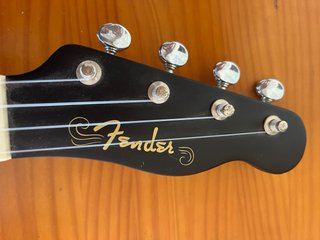 Ukulele Fender Nero