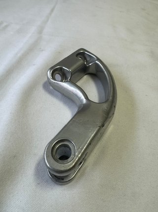 Harley Davidson 2002-2003 V-Rod. Soporte estribo