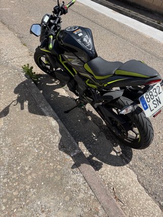 Kawasaki Z125 2021 Negra y Verde 15cv