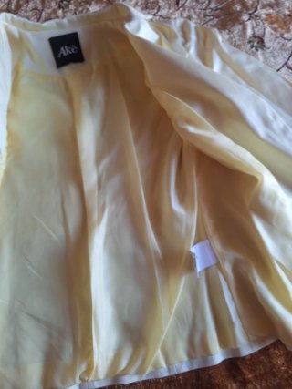 Giacchetta cotone giallo burro. Tg. 40