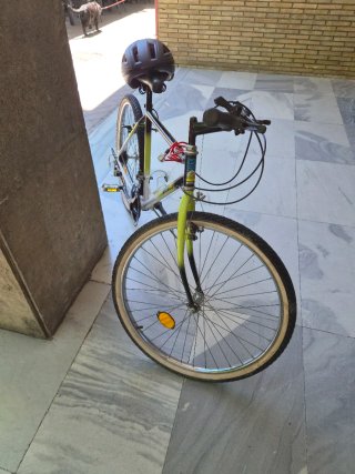 Bicicleta Orbea Negra y Verde