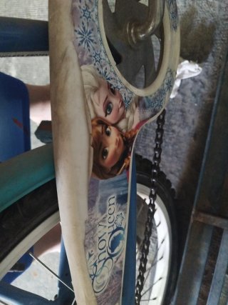 Bicicleta infantil azul de Frozen