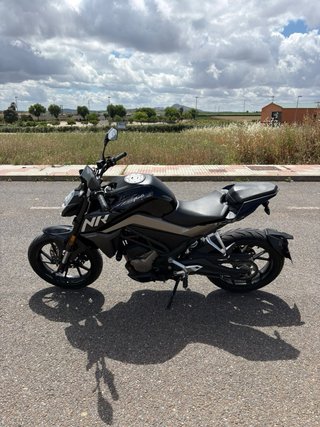 CF Moto NK 300 Negra