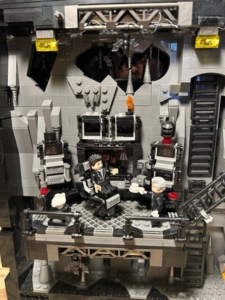 BATCUEVA ( REPLICA LEGO )