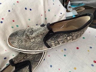 Botines Beige y Negro de serpiente