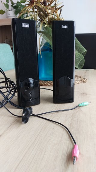Altavoces Hercules Negros