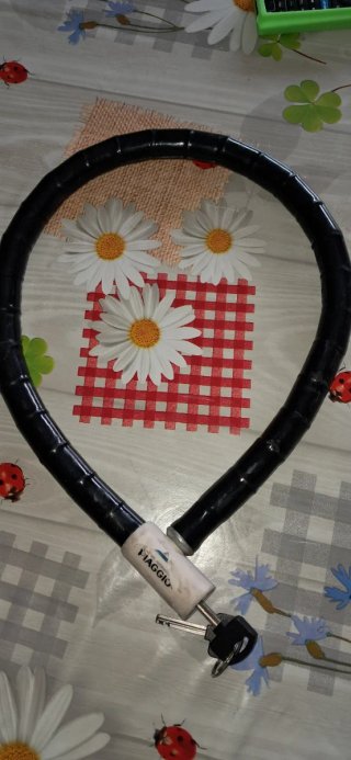 Casco de moto con candado