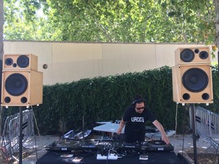 Equipo de Sonido con ruedas 1000W