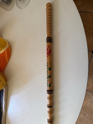 Rascador de madera y plástico