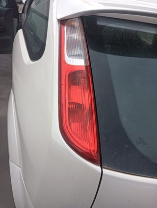 PILOTO TRASERO IZQUIERDO FORD FOCUS BERLINA (CAP)