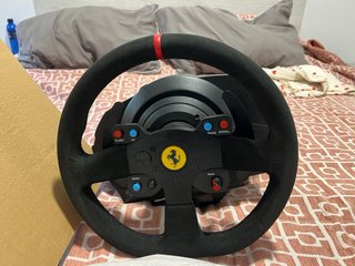 Volante Thrustmaster T300 Ferrari Alcantara PS5