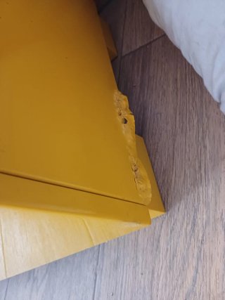 Mueble TV moderno amarillo